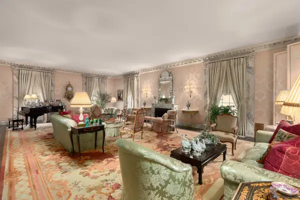 845 5th Avenue #2, Manhattan, NY 10065