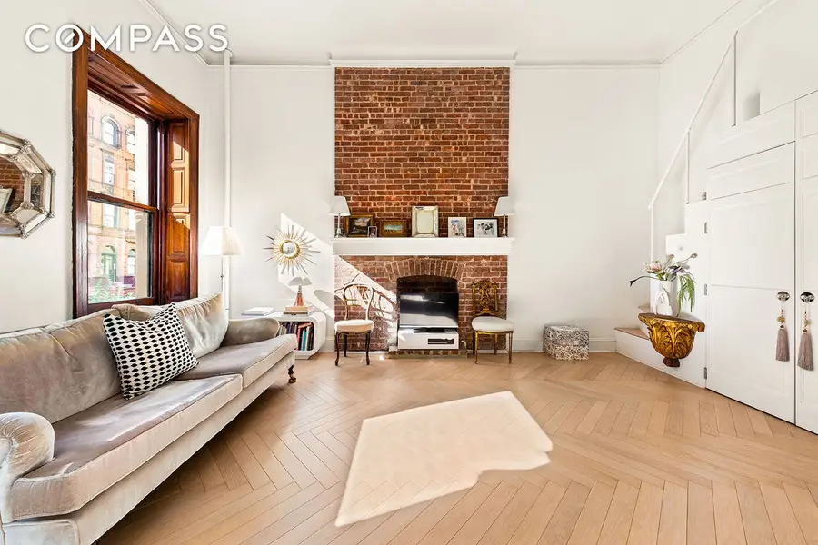 133 W 75th Street #PARLOUR A, Manhattan, NY 10023 - #3