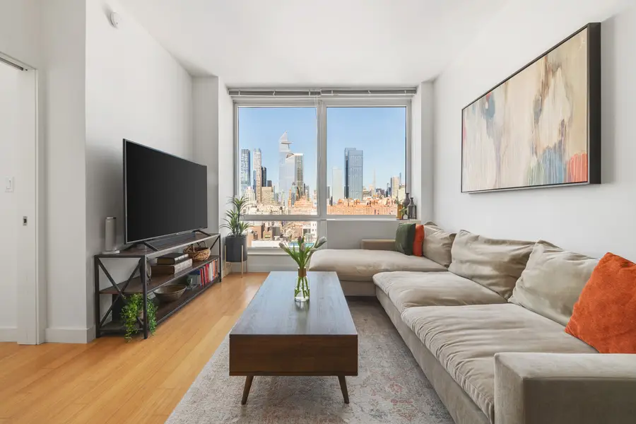 450 W 17th Street #1901, New York, NY 10011 - #2