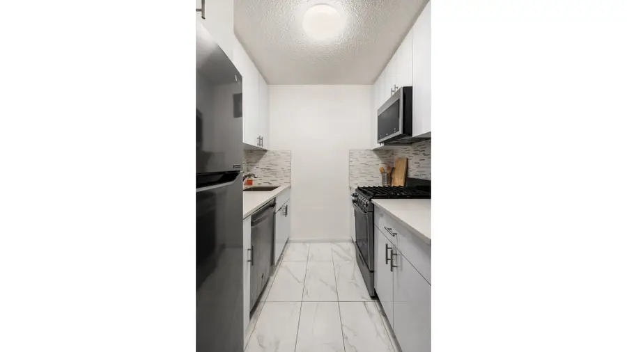 210 E 15th Street #9L, New York, NY 10003 - #3