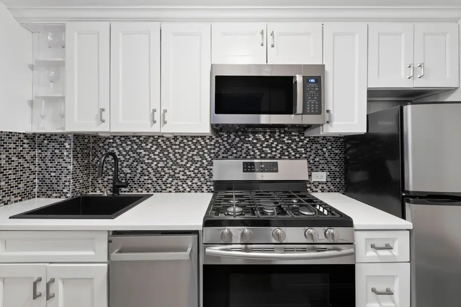 235 E 73rd Street #3G, New York, NY 10021 - #3