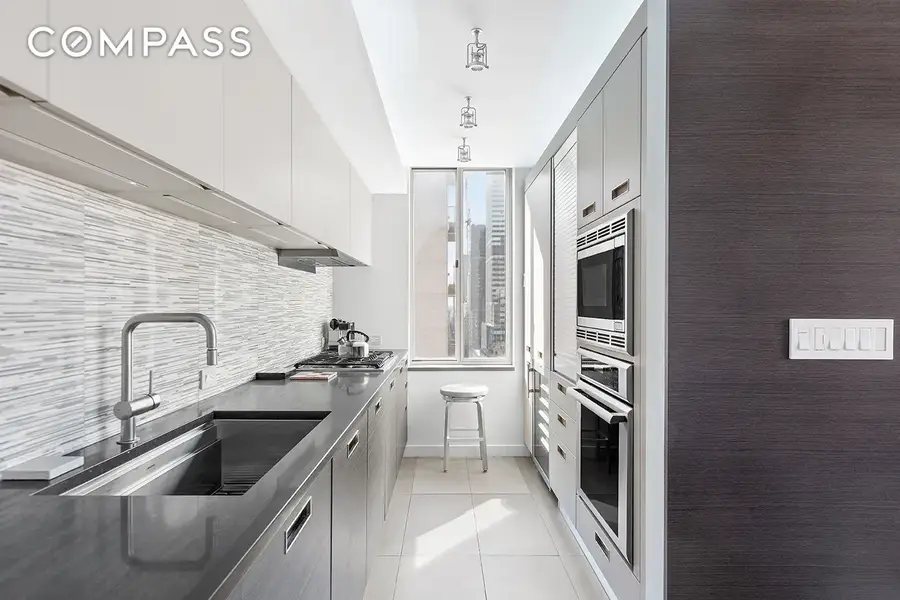 236 E 47th Street #27DE, Manhattan, NY 10017 - #2