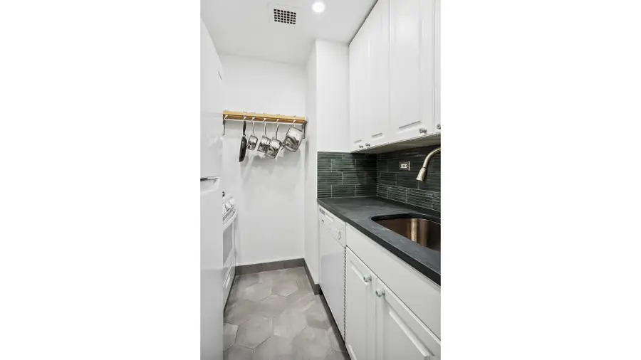 310 E 46th Street #12A, Manhattan, NY 10017 - #3
