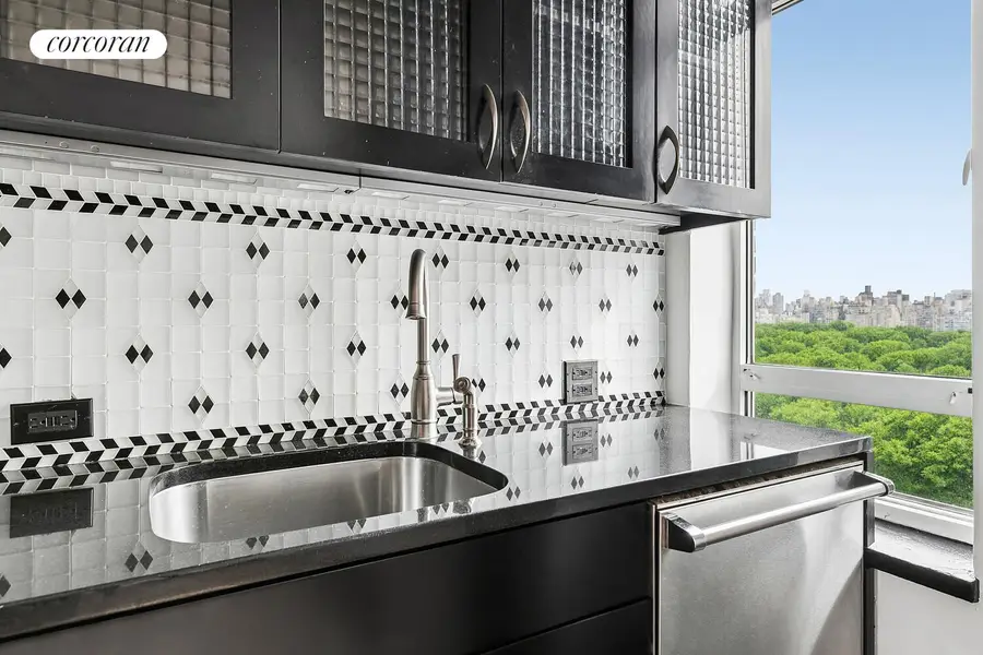 25 Central Park W #12P, Manhattan, NY 10023 - #3