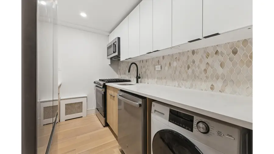 225 E 46th Street #3D, Manhattan, NY 10017 - #3