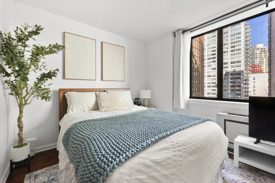 30 W 61st Street #10F, New York, NY 10023 - #3