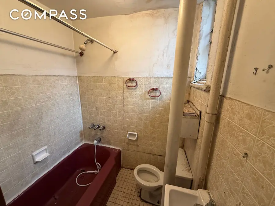 320 W 47th Street #4W, New York, NY 10036 - #3