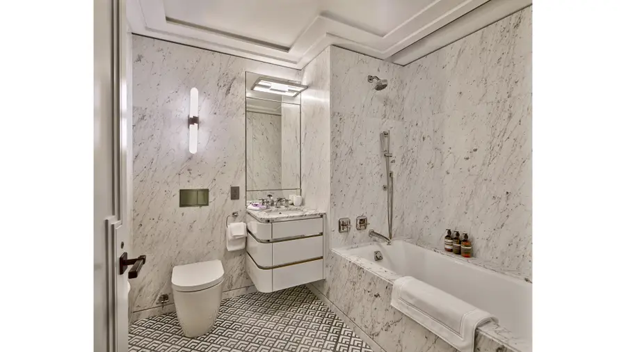 303 Park Avenue #2407, New York, NY 10022 - #3