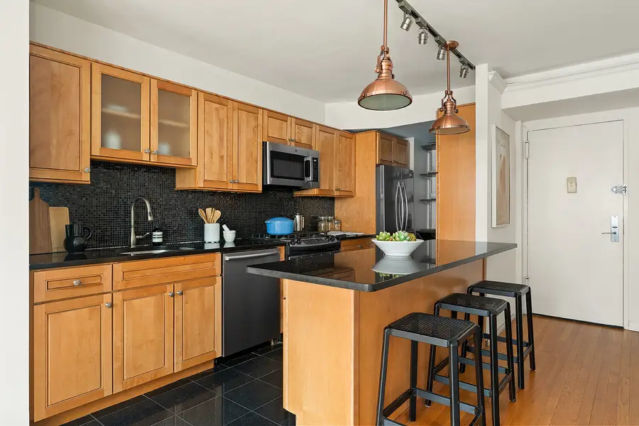 45 W 10th Street #1F2NDFL, New York, NY 10011 - #2