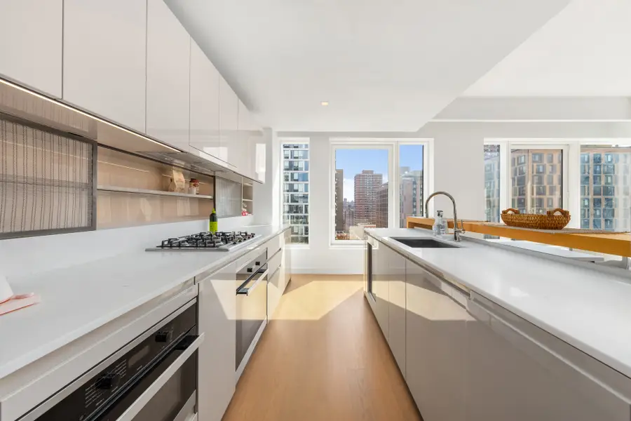 202 Broome Street #9M, New York, NY 10002 - #3