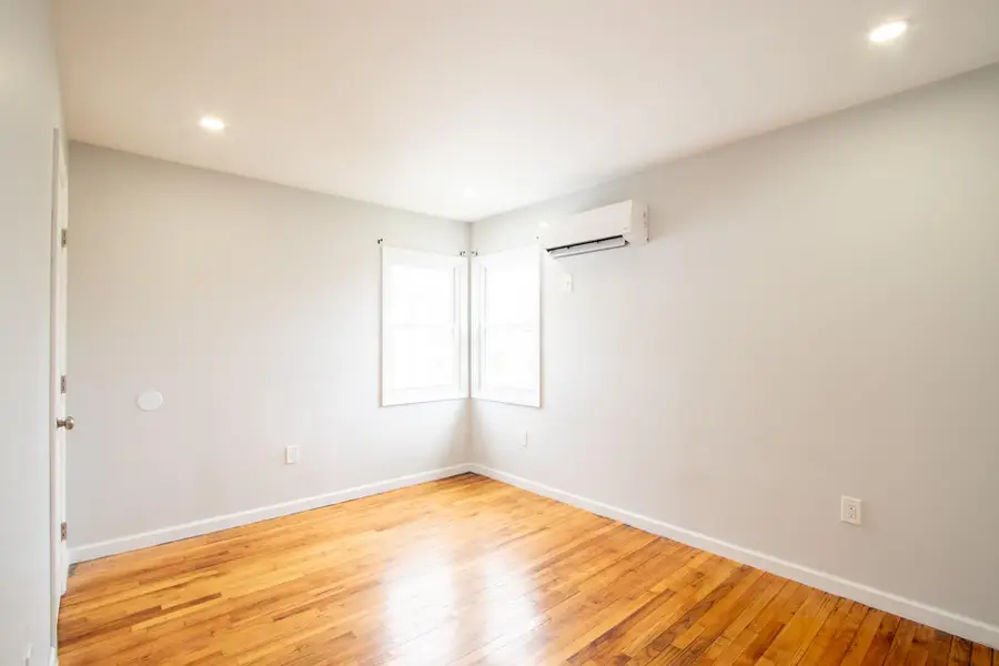 73-15 170th Street, Queens, NY 11366 - #3