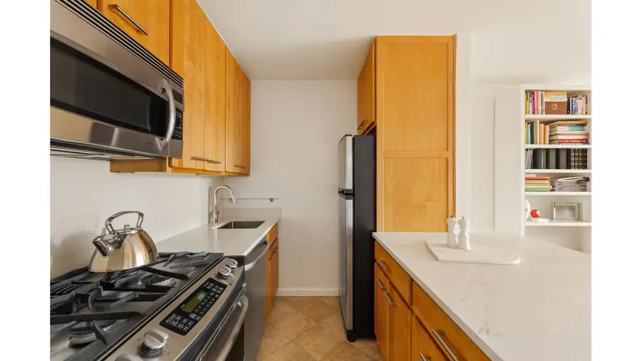 270 W 17th Street #5D, New York, NY 10011 - #3