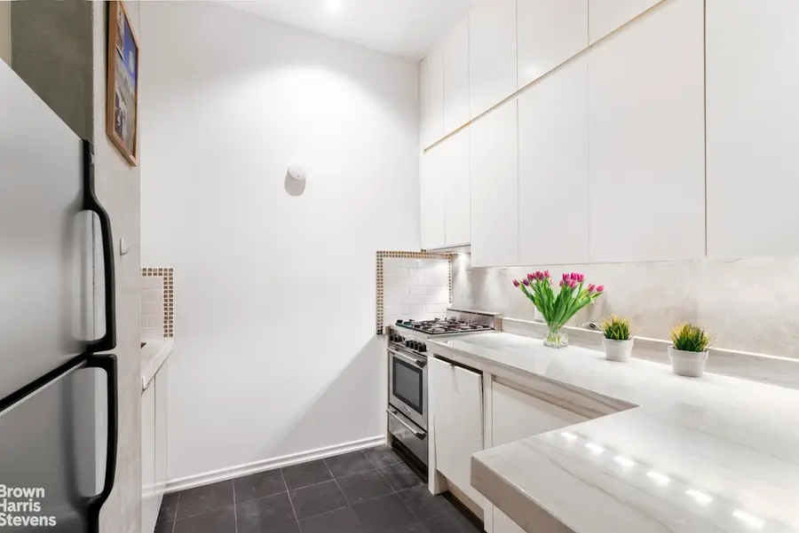 310 E 46th Street #4N, New York, NY 10017 - #3