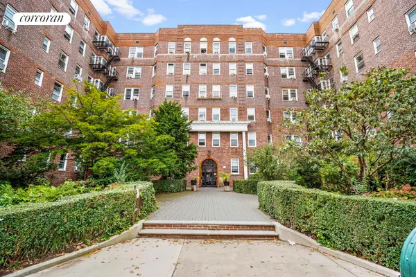140 E 2nd Street #6R, Brooklyn, NY 11218