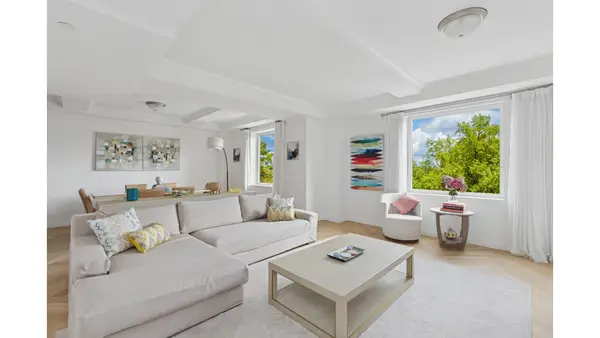 160 Central Park S #401, Manhattan, NY 10019