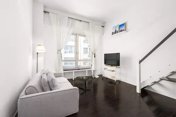 111 Fulton Street #420, Manhattan, NY 10038