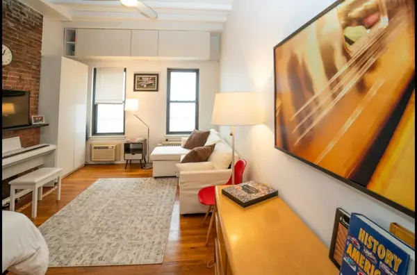 431 W 54th Street #5D, Manhattan, NY 10019