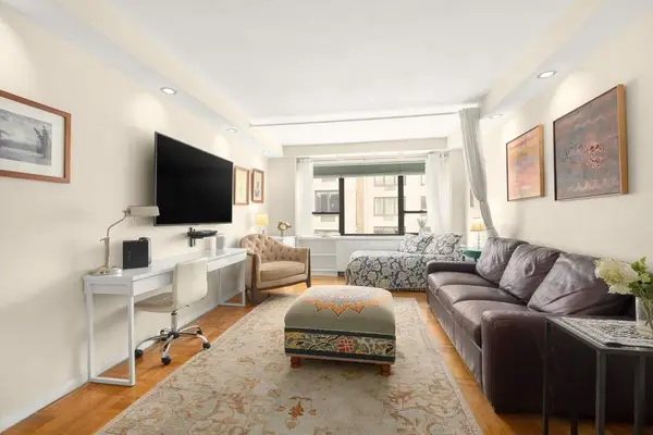 210 E 47th Street #9J, Manhattan, NY 10017