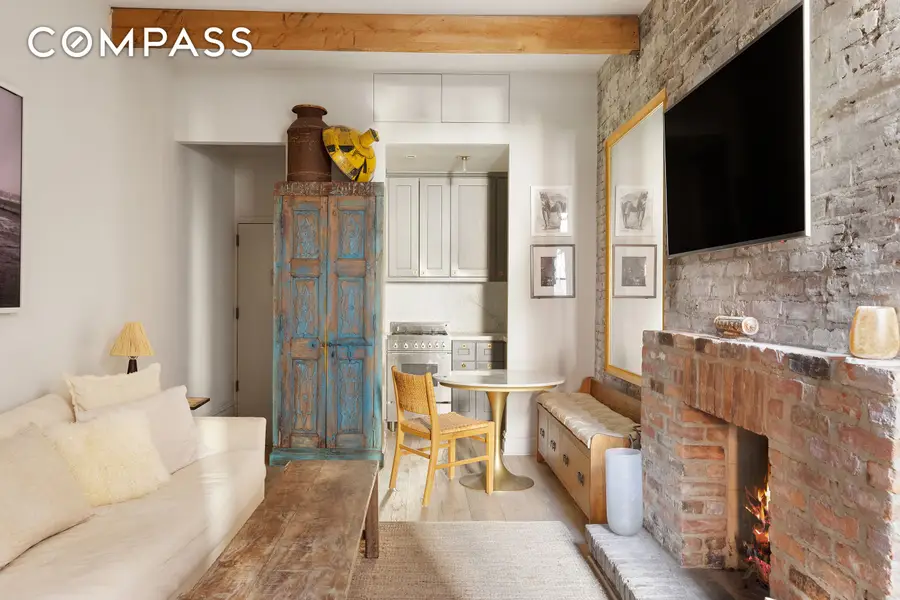 221 W 21st Street #1C, New York, NY 10011 - #3