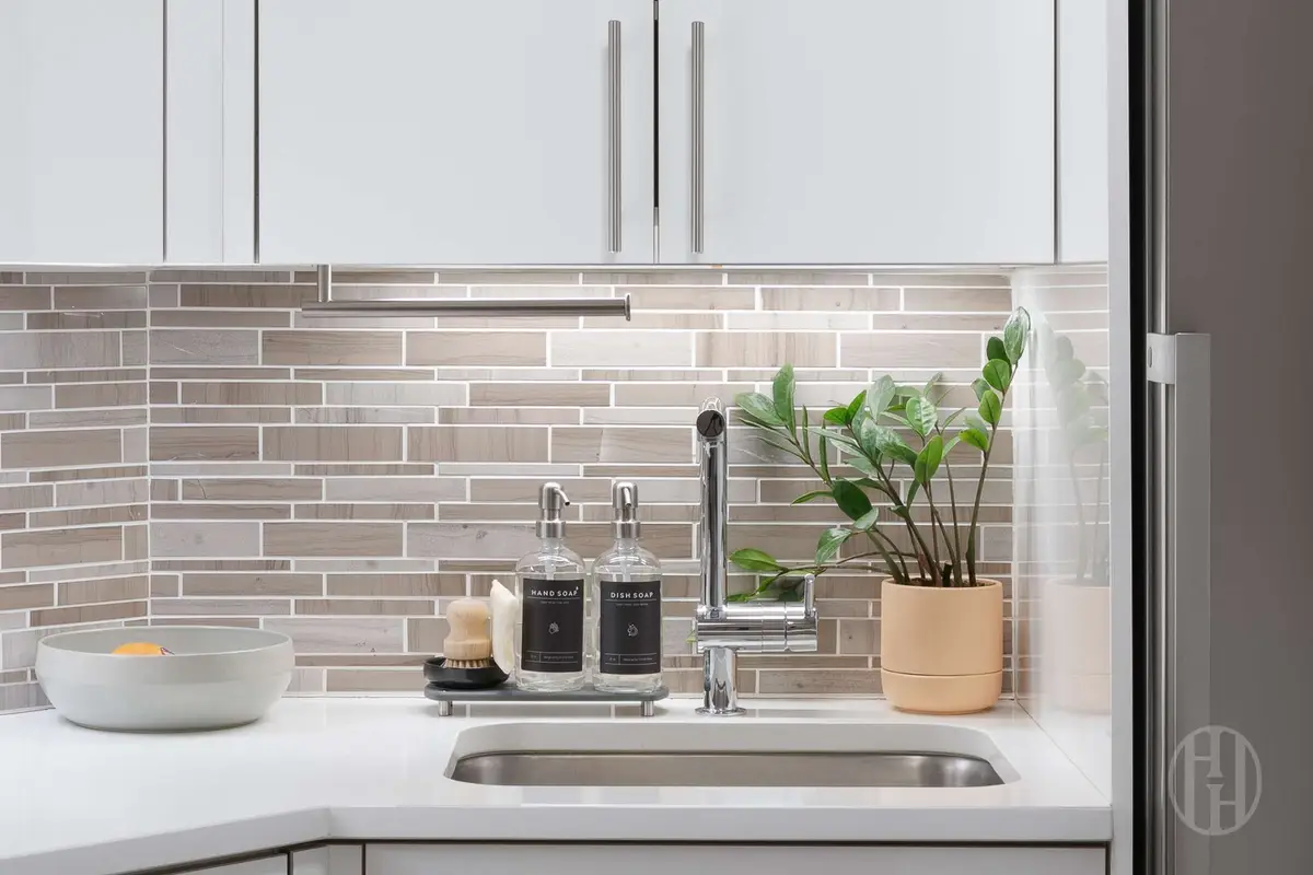 300 E 40th Street #11L, Manhattan, NY 10016-0298 - #1