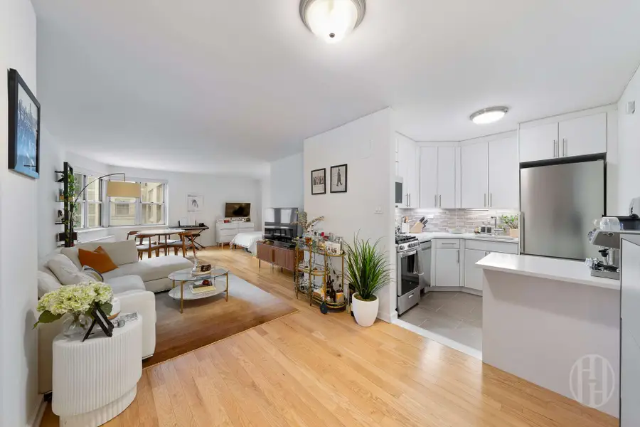 300 E 40th Street #11L, Manhattan, NY 10016-0298 - #2