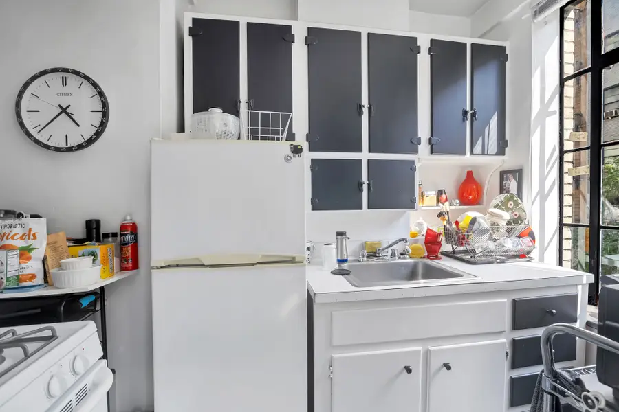 353 W 56th Street #3J, Manhattan, NY 10019 - #2