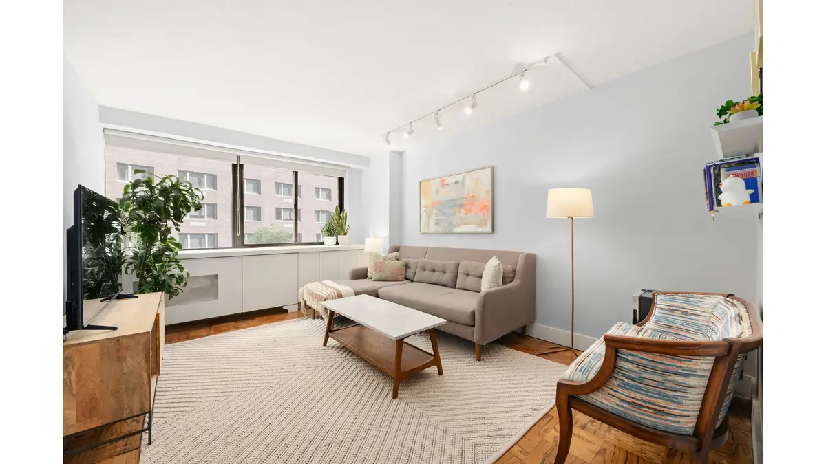 16 W 16th Street #2SS, New York, NY 10011 - #1