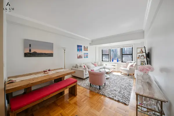 220 E 54th Street #12-H, Manhattan, NY 10022