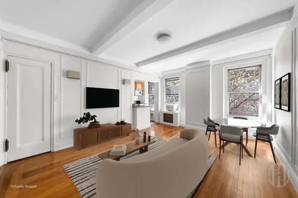 325 W 45th Street #401, Manhattan, NY 10036