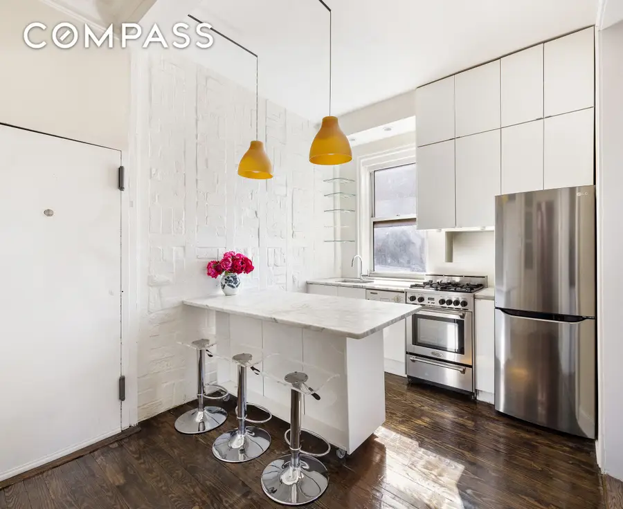 327 W 11th Street #5R, Manhattan, NY 10014 - #3