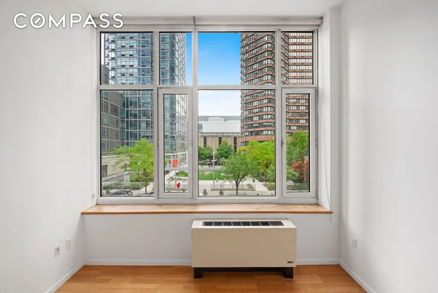 635 W 42nd Street #2H, New York, NY 10036 - #3