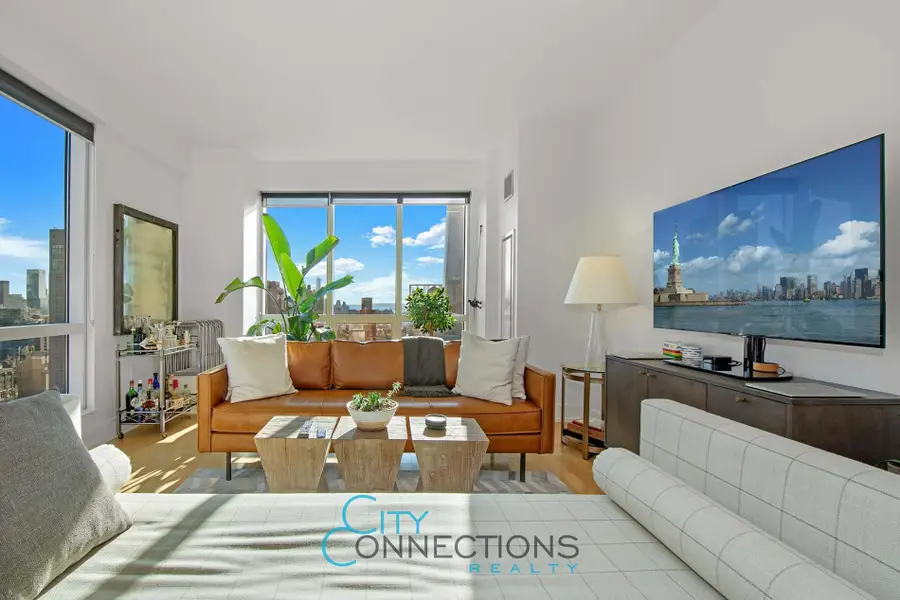 350 W 42nd Street #36-E, Manhattan, NY 10036 - #2