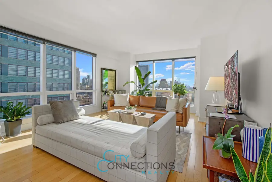 350 W 42nd Street #36-E, Manhattan, NY 10036 - #3