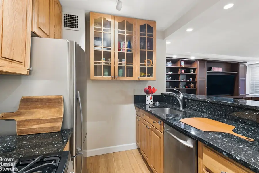 201 E 66th Street #4K, Manhattan, NY 10065 - #3