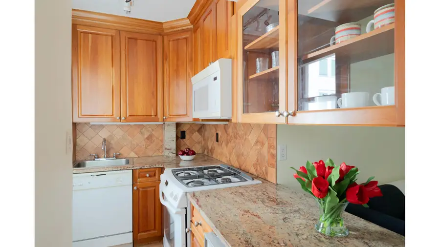 333 E 43rd Street #417, Manhattan, NY 10017 - #3