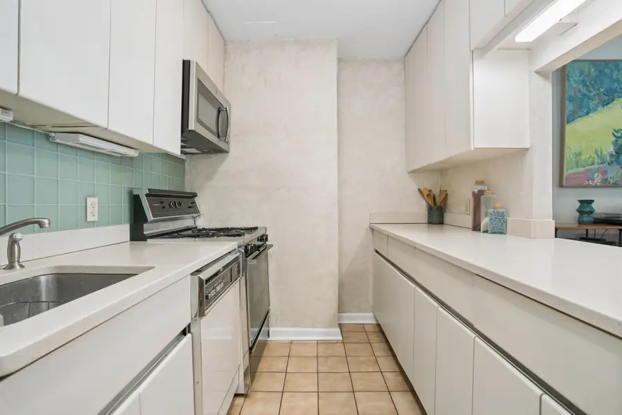 334 W 19th Street #PARLORB, Manhattan, NY 10011 - #2