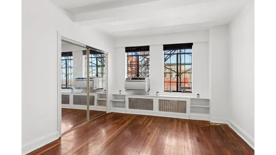 320 E 42nd Street #2505, Manhattan, NY 10017 - #2