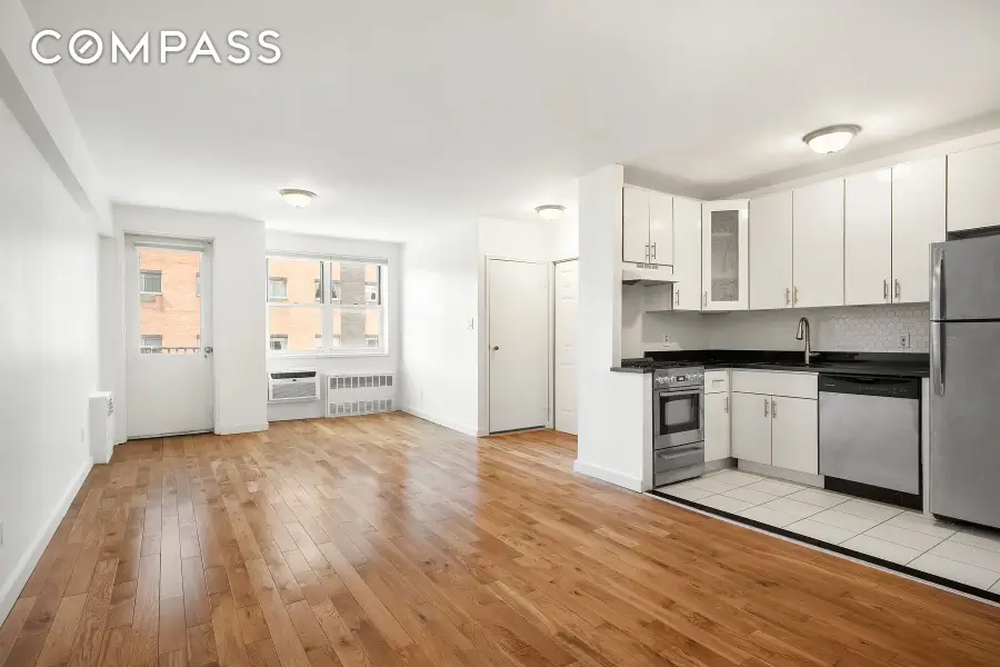 170 W 23rd Street #5R, Manhattan, NY 10011 - #2