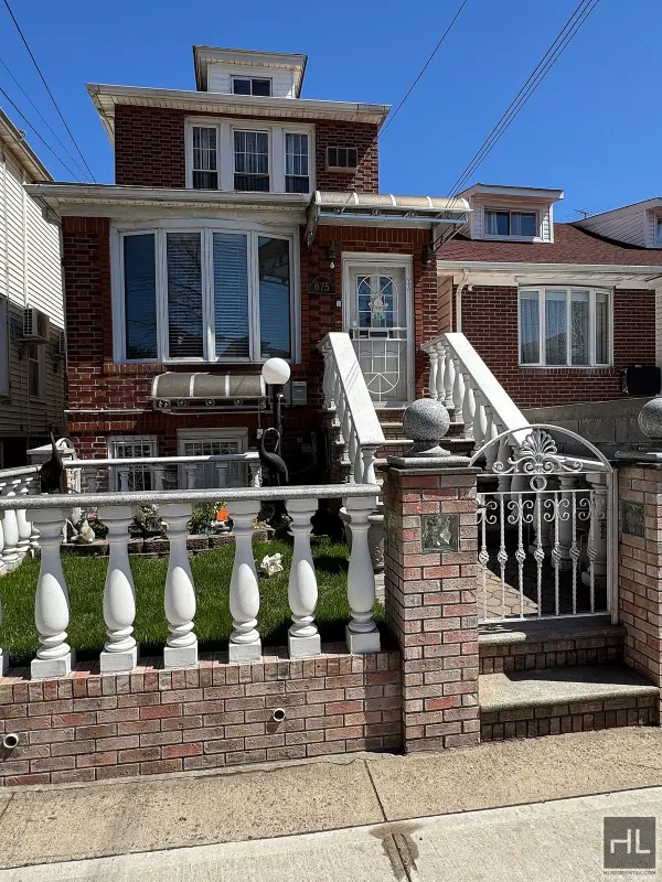 675 E 53rd Street, Brooklyn, NY 11203