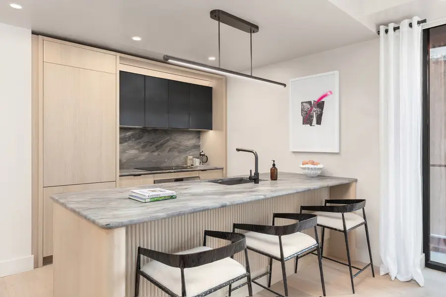 400 W 38th Street #3GN, Manhattan, NY 10018 - #2