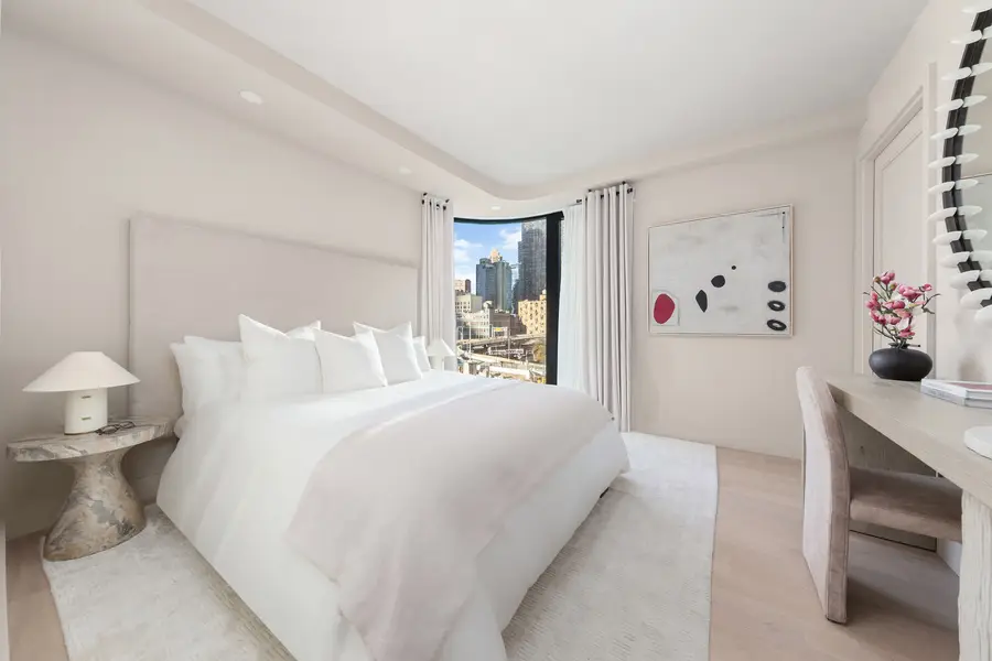 400 W 38th Street #3GN, Manhattan, NY 10018 - #3