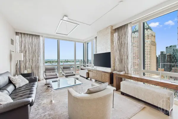 247 W 46th Street #3801, Manhattan, NY 10036