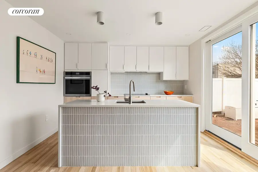 3-22 Seaside Avenue, Rockaway Park, NY 11694 - #3