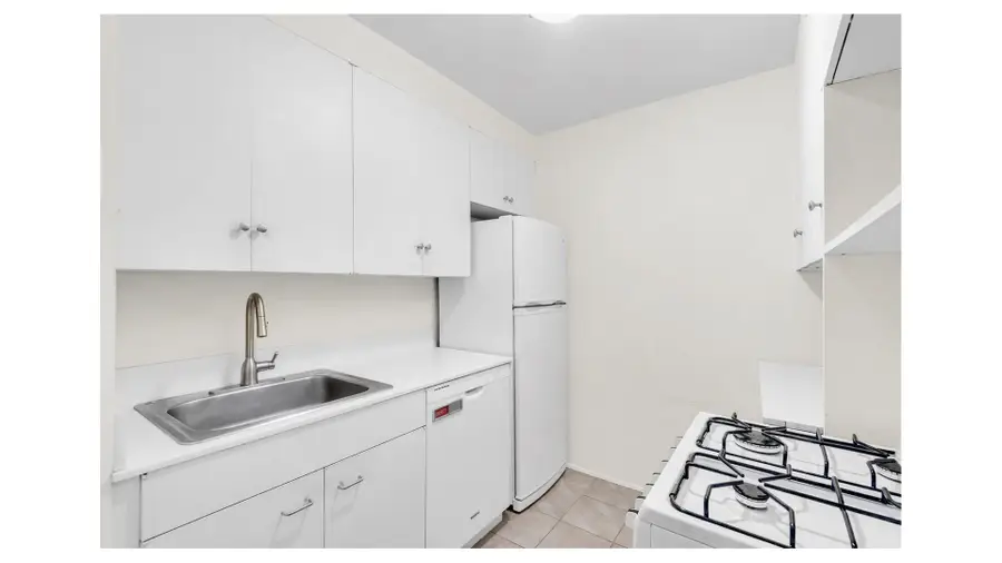 150 E 61st Street #2D, Manhattan, NY 10065 - #3