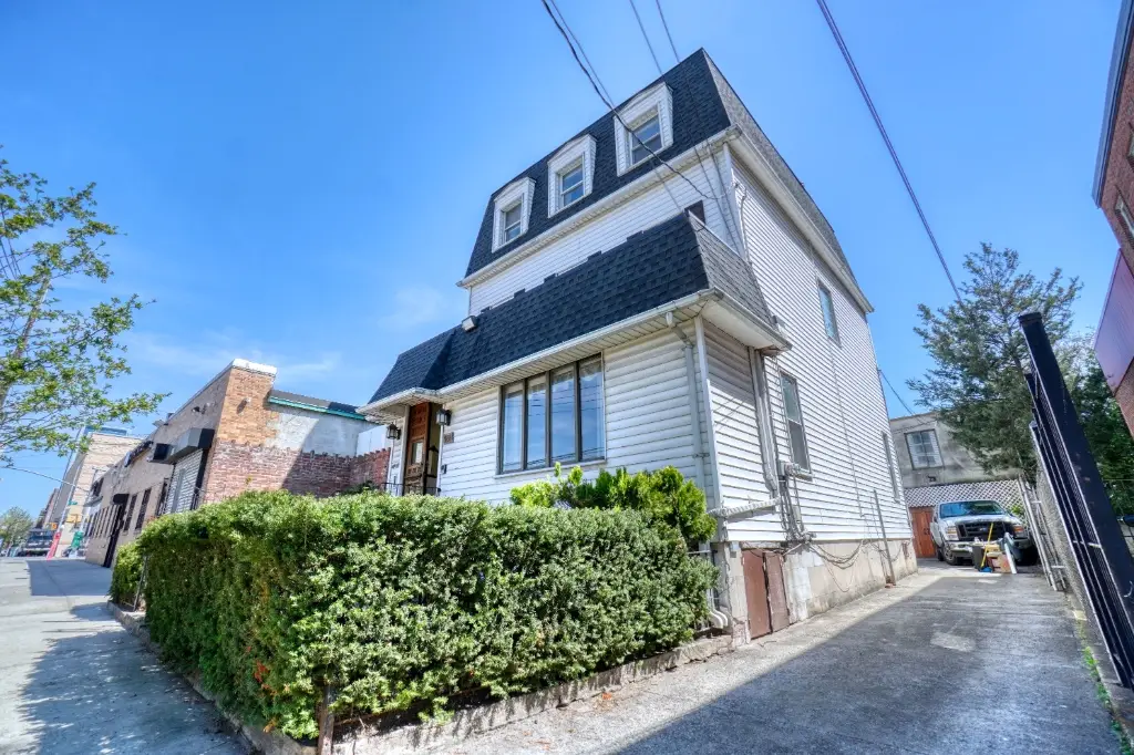 48-11 37th Street, Queens, NY 11101 - #1