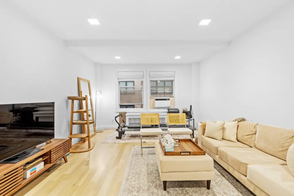 321 E 43rd Street #905, Manhattan, NY 10017 - #1