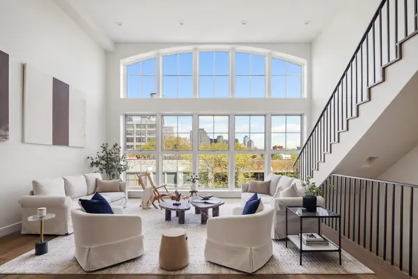 84 Oak Street #3B, Brooklyn, NY 11222