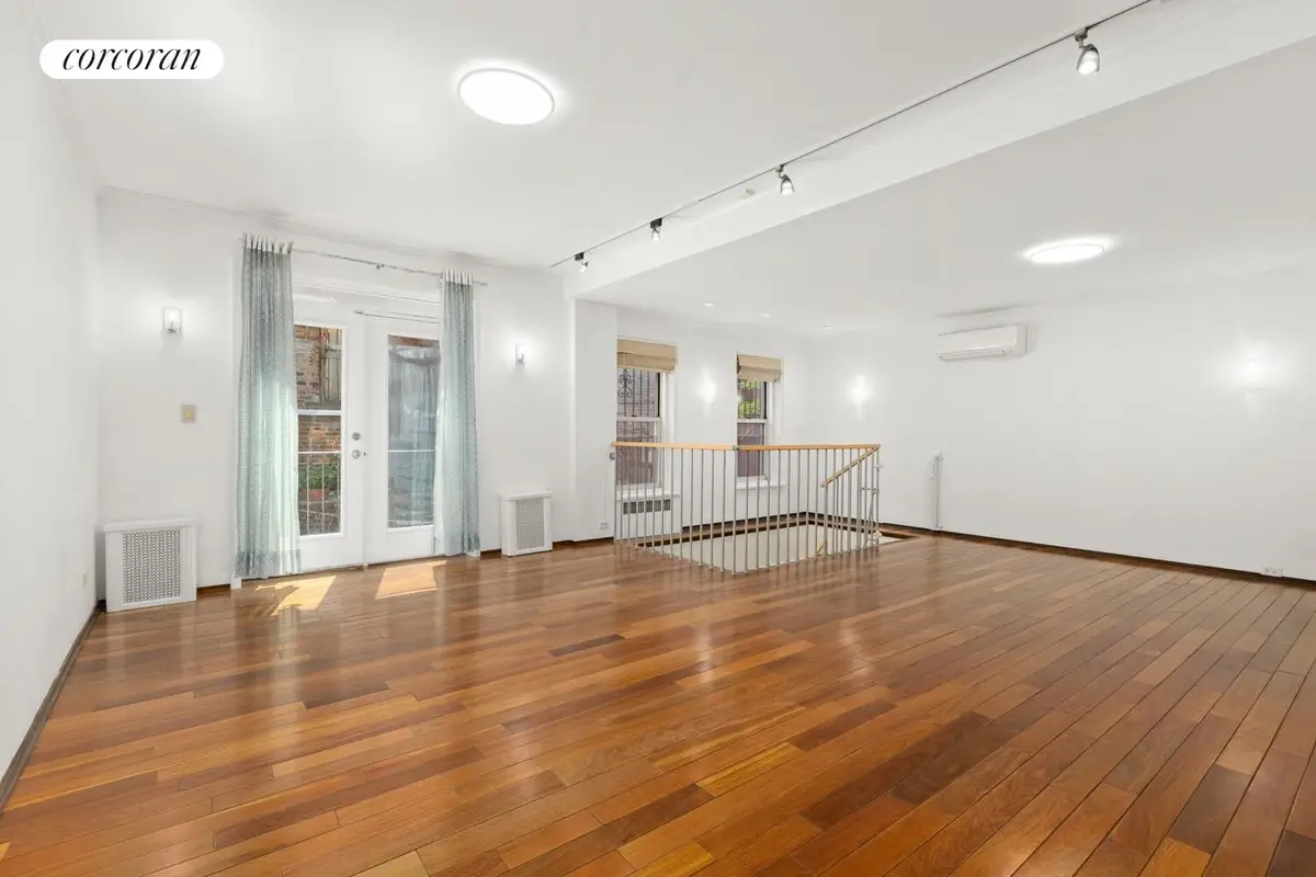210 W 19th Street #1F, Manhattan, NY 10011 - #1