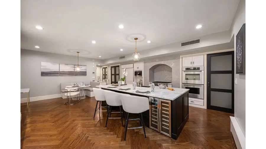 113 E 64th Street, Manhattan, NY 10065 - #3