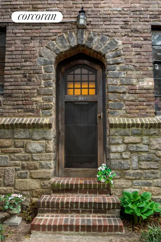 116 Pinehurst Avenue #D1, New York, NY 10033 - #1